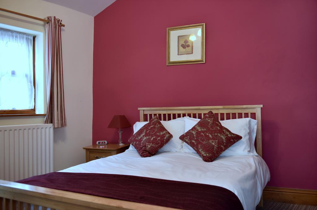 Bolton Arms Hotel Redmire Exterior photo